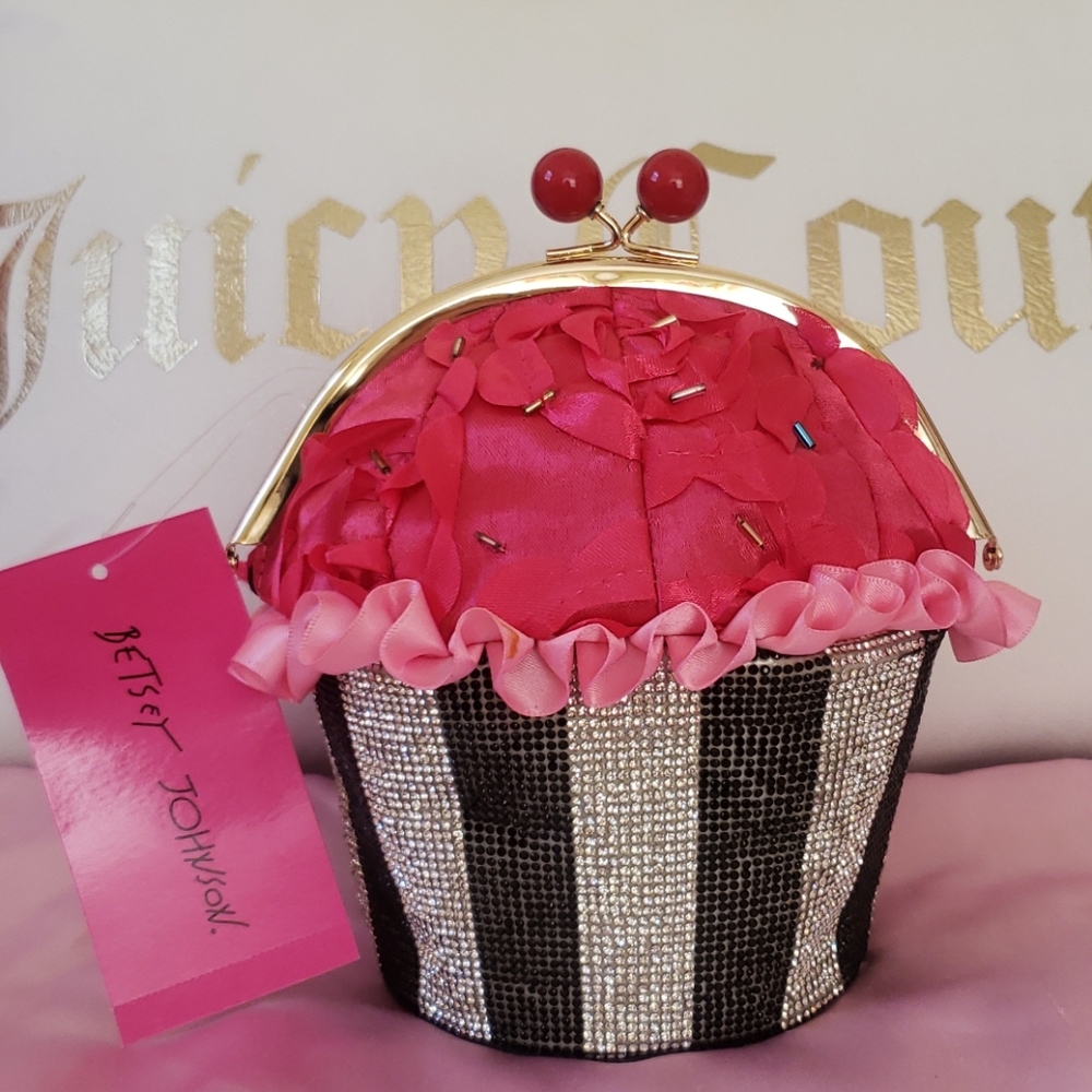 💗NWT- BETSY JOHNSON CUPCAKE 🧁 BAG!